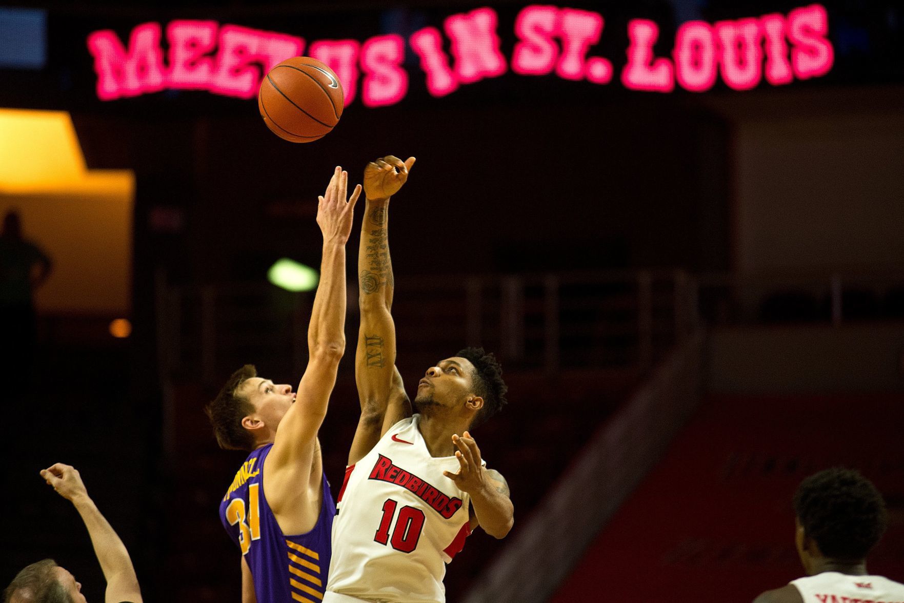 010919-blm-spt-5isuhoops